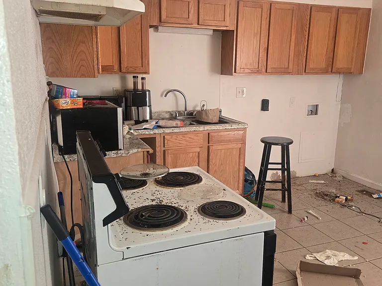 709 Saint Paul Dr — Photo 9