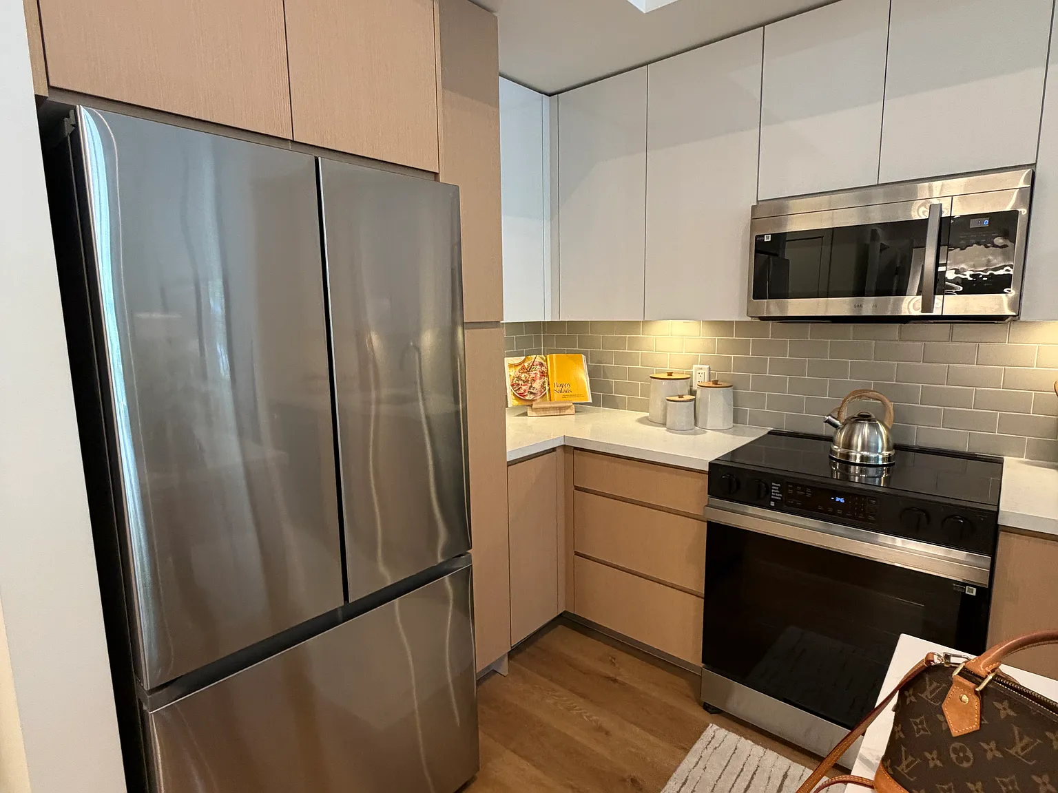 1 bed, 734 sqft, $2,485 — Photo 3