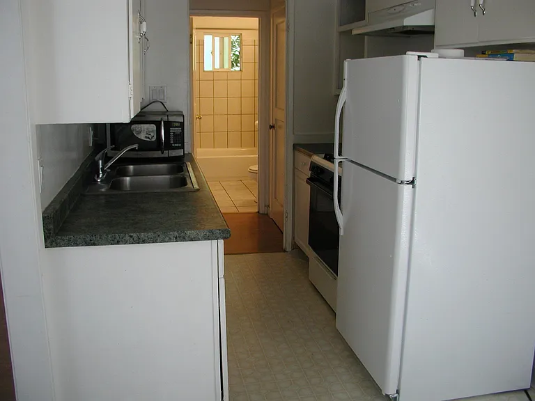 2893 Alma St — Photo 3