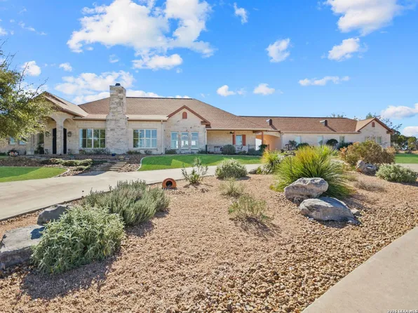 1000 S Landmark, Kerrville, TX 78028