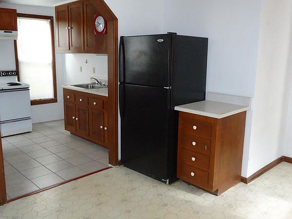 Entry / Dining Room
