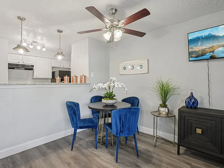 Don't Miss Out Biltmore Homes Leasing Fast — Photo 18