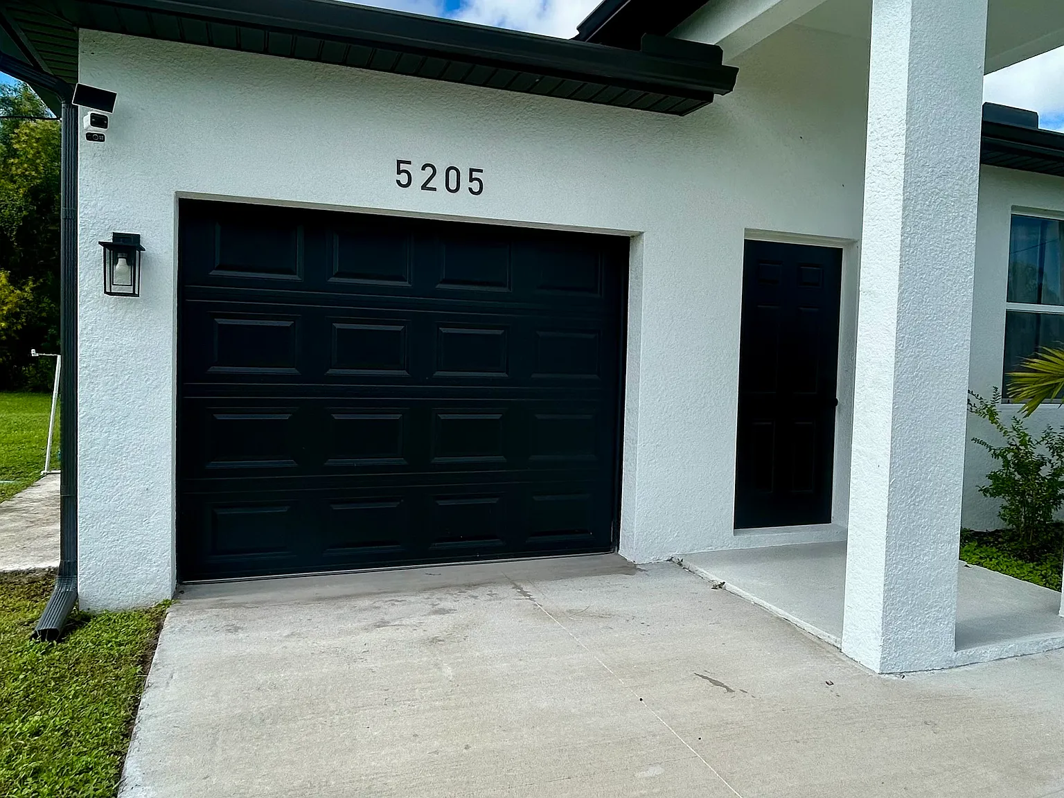 Beautiful 3/2 duplex — Photo 2