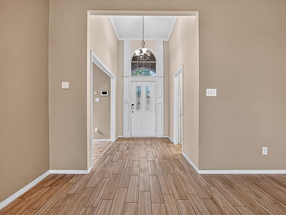 5th image of 4520 Angelina Way