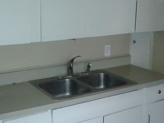 5th image of 4407 Garfield Ave
