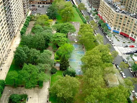 Sold by essential NEW YORK Real Estate | media 10