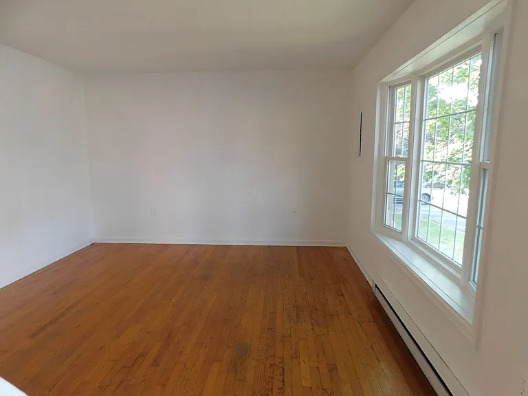 230 Waterford Ln — Photo 3