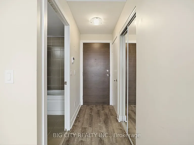 35 Brian Peck Cres #403 — Photo 5