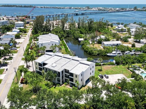 4204 126th St W APT 502, Cortez, FL 34215