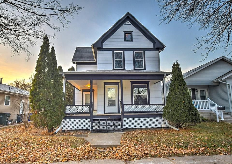 1st image of 823 G Ave NW