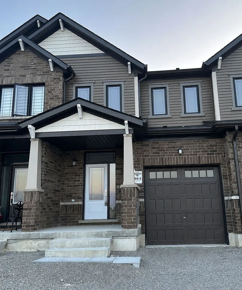 3 bed, $2,700 — Photo 1