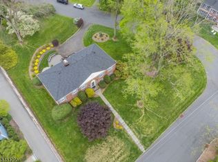 4 Sunset Dr, Chatham, NJ