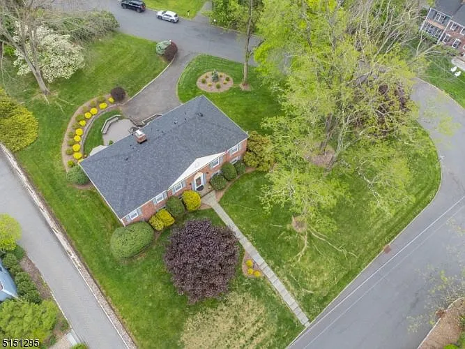 4 Sunset Dr photo 1