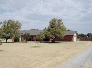 3003 Apache Rd NW, Piedmont, OK 73078