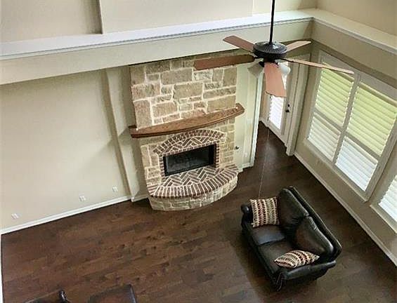 3rd image of 3008 Oak Vista Ln