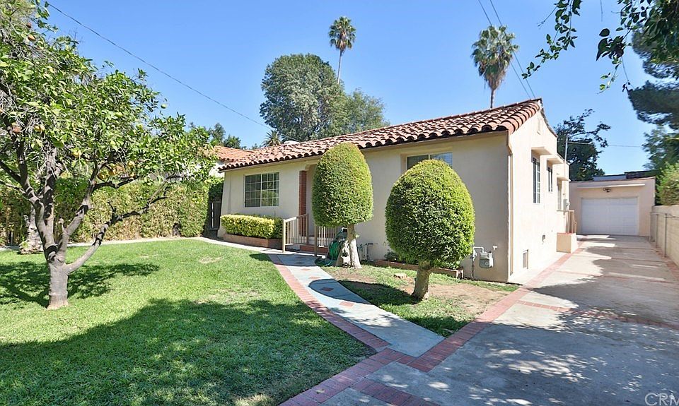 1st image of 2070 N El Molino Ave