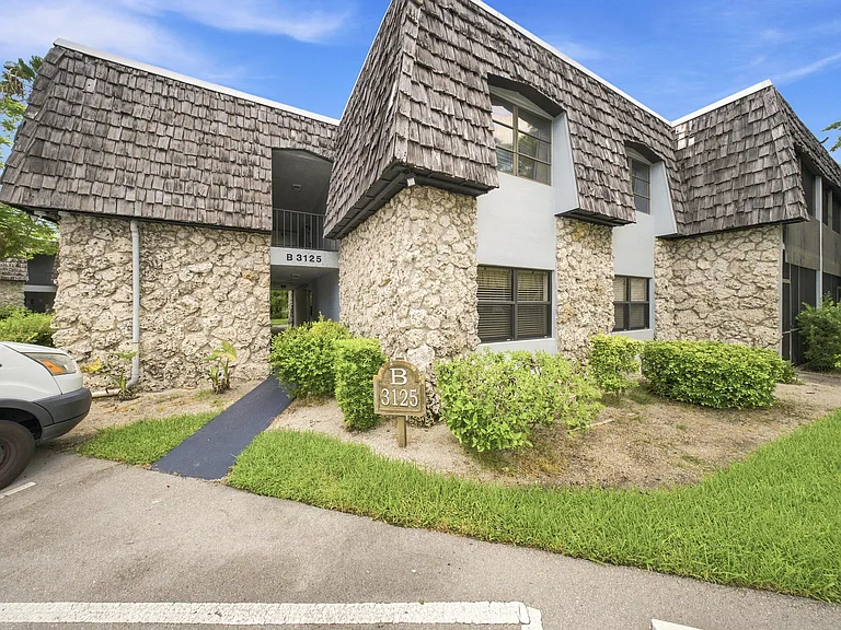 3125 Oakland Shores Dr #B203 — Photo 9