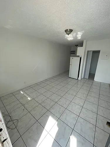 1843 Dewey St Photo 1
