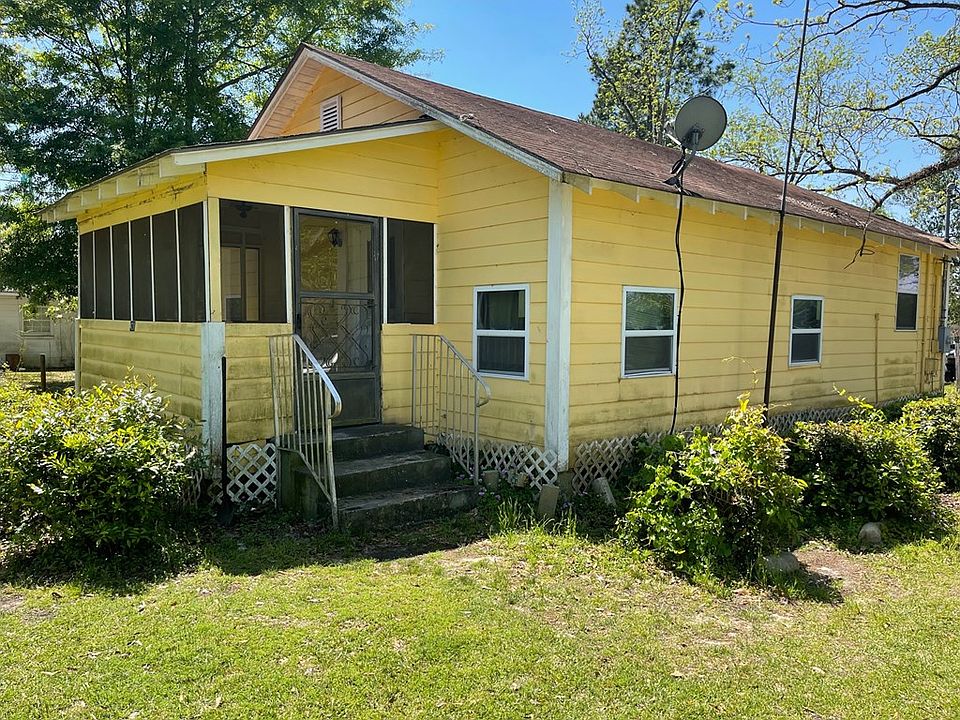 2nd image of 421 Bradley St