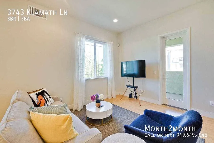 Compact Luxury Townhome on Klamath Ln — Photo 2