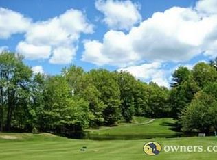 10 Maple Ln, Avon, CT 06001