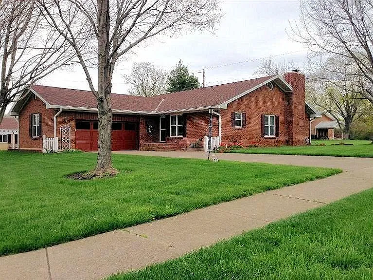 201 Heather Way photo 1