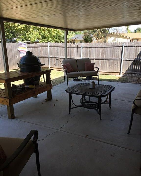 2nd image of 2501 SW Meadow Cliff Dr