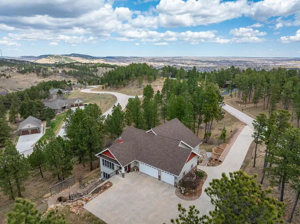 3225 Sandstone Ln, Rapid City, SD 57701