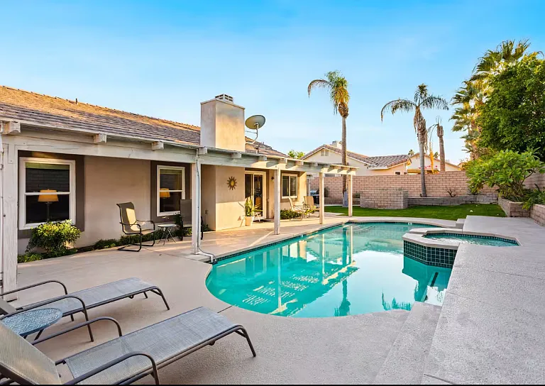 44345 Buttercup Ln — Photo 2