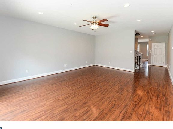 3rd image of 3409 Ainslie St #C