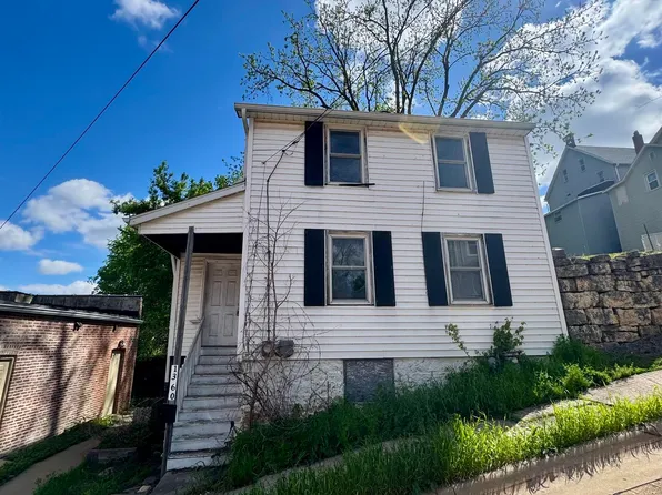 1360 Dell St, Dubuque, IA 52001