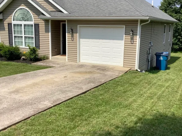 311 Stamper Ave, La Grange, KY 40031
