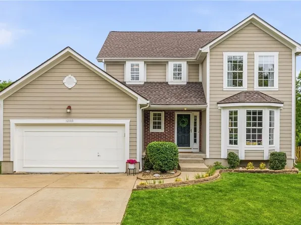 12183 S Troost St, Olathe, KS 66061