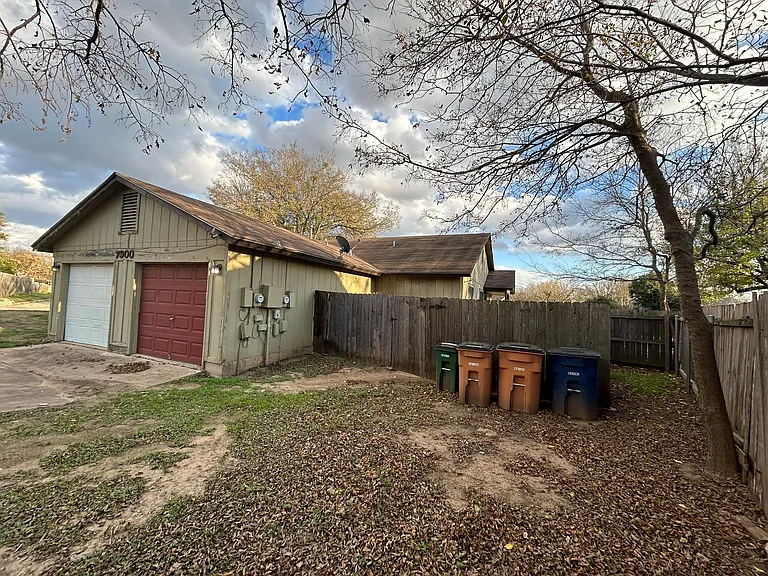 7900 W Gate Blvd #B — Photo 16
