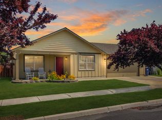 3145 SW Juniper Ave, Redmond, OR 97756