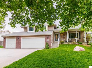 5108 Valley Forge Rd, Lincoln, NE 68521