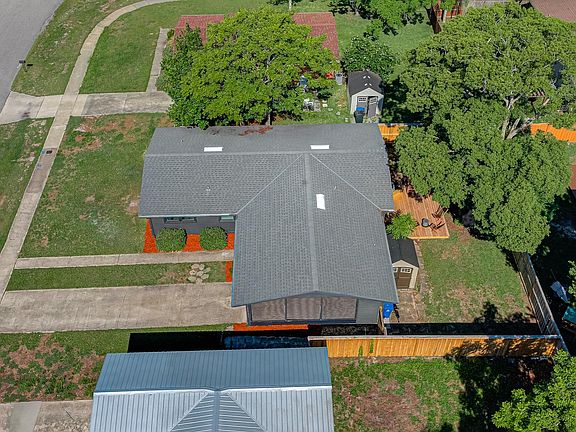 3rd image of 200 Cecilia Ct