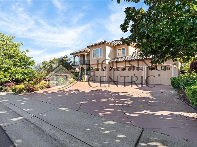 676 Glen Mady Way — Photo 6
