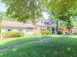 9749 Sappington Rd, Saint Louis, MO 63128