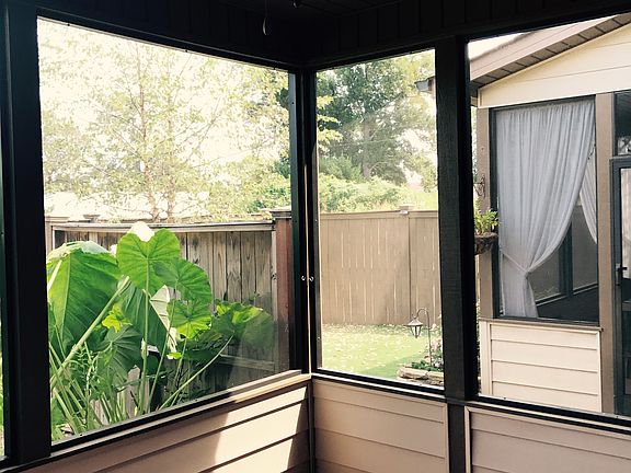 3rd image of 61 Orchard Ln