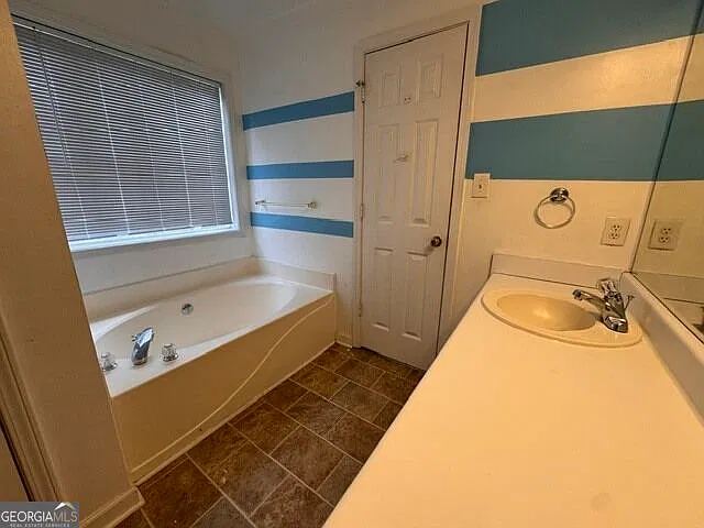 3 bed, 2.5 bath, 1555 sqft, $1,850 — Photo 4