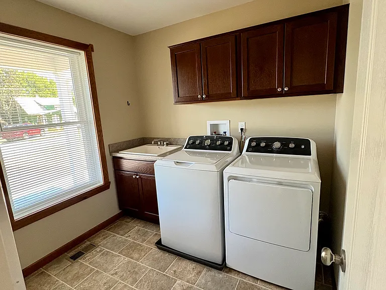 90 Hanshew Ln — Photo 4