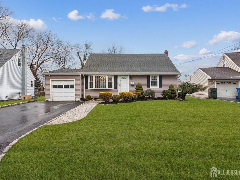1st image of 32 Tanglewood Ln