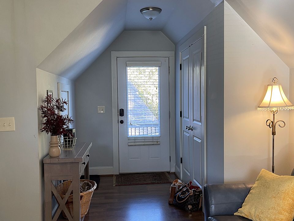 1st image of 257 Chicopee Dr #1