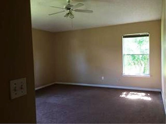 5th image of 12274 Amanda Cove Trl