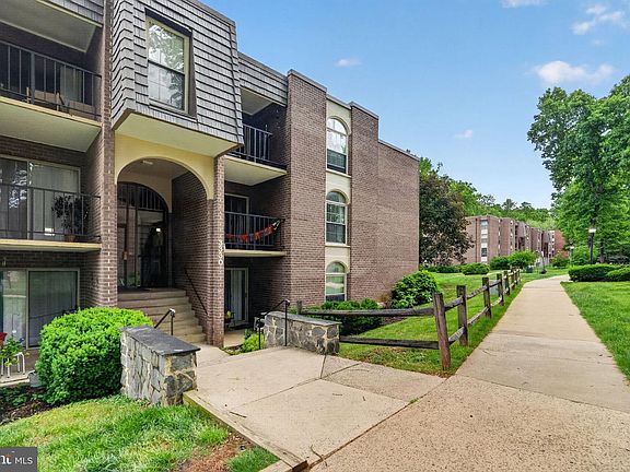 3rd image of 3330 Woodburn Village Dr APT 33
