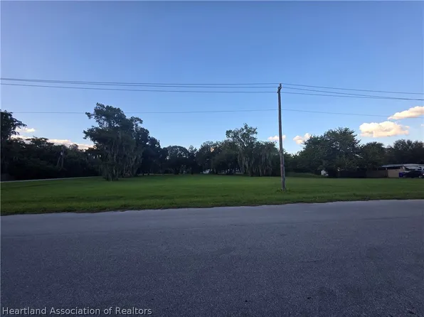 5th St, Okeechobee, FL 34974