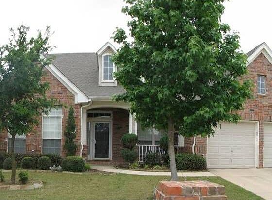 1st image of 2304 Glenmoor Dr