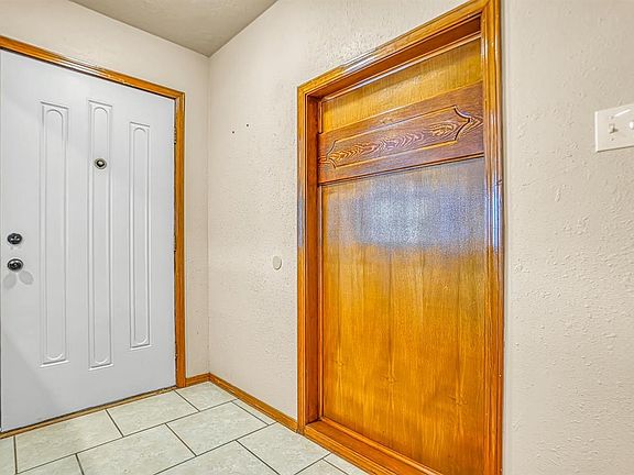 5th image of 7221 NW Cherry Cir