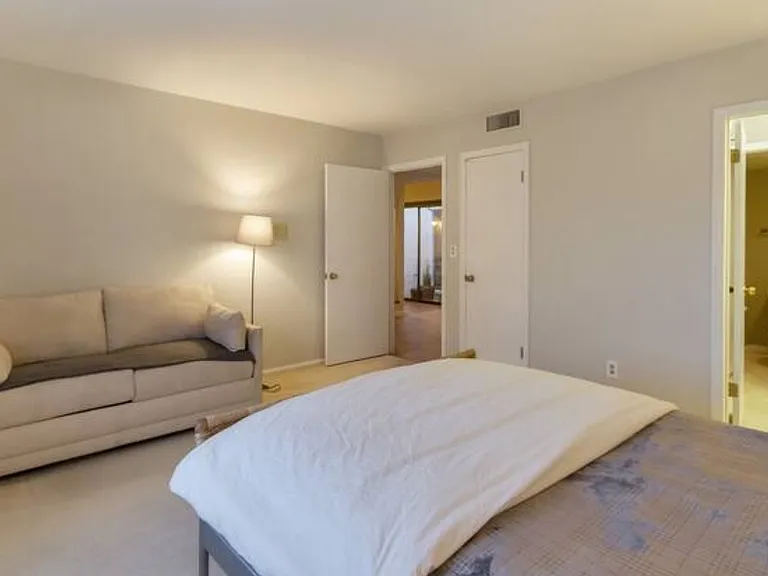 7647 E Medlock Dr — Photo 19
